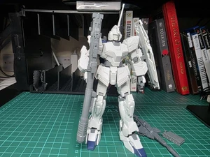 Bandai RX-0 Unicorn Gundam Unicorn Mode HGUC 1/144 Gunpla Model Kit Official - Bild 1 von 2