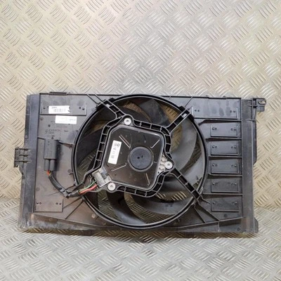 BMW i3 I01 0.6 Hybrid Engine Cooling Radiator Fan 8641949 8642144 75 kW 2017 Foto 1 de 4