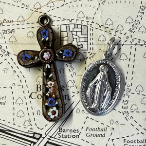 Colgante y medalla milagrosa vintage de micro mosaico Crusafix  - Imagen 1 de 5