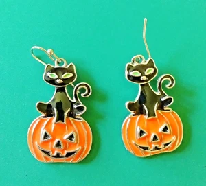 Vintage Halloween schwarze Katze sitzt auf einem Kürbis Ohrringe (153 - 2127) - Bild 1 von 6