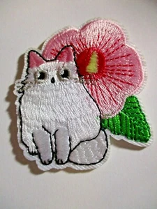 White Cat with Pink Flower Embroidered Patch Sew/Iron On 2.25" x 2.25" - Picture 1 of 1