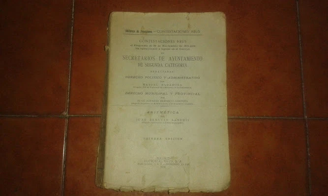 CONTESTACIONES REUS SECRETARIO AYUNTAMIENTO SEGUNDA CATEGORIA DERECHO MUNICIPAL  - Immagine 1 di 1