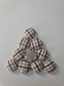 10 x Stoff bedeckter Knopf Flatback kein Loch zum Nähen BRAUN/BEIGE KARIERT 15 mm - Bild 1 von 1