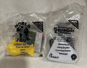 2 juguetes de comida para niños Chick-fil-A Kennedy Space Center 2008 y gira mundial 2016 - NUEVO - Imagen 1 de 3