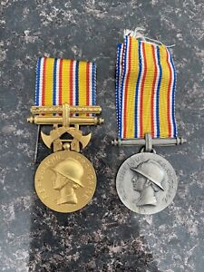 2 Médailles D’Honneur Des Sapeurs Pompiers 