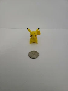 Pikachu TOMY 2015 Pokemon Action Toy Figure - 1.5 Inch - Nintendo - Picture 1 of 8