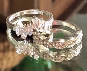 Menge 2 Vintage Damen Klar Strass CZ Multi Stein Silber Ton Ringe ~ 8,5 & 7 - Bild 1 von 11