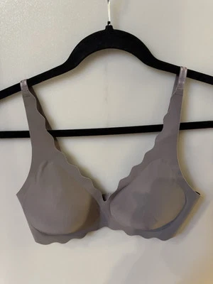 B.Tempt'd By Wacoal Bra Womens Medium Grey Wireless Scalloped 952287 - Imagem 1 de 3