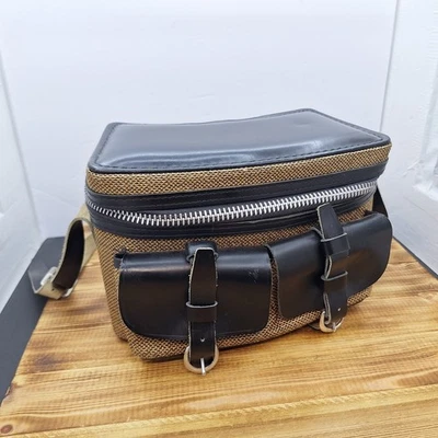 Cartera de cuero retro vintage con escudo dorado para cámara negra hecha en Japón Foto 1 de 4