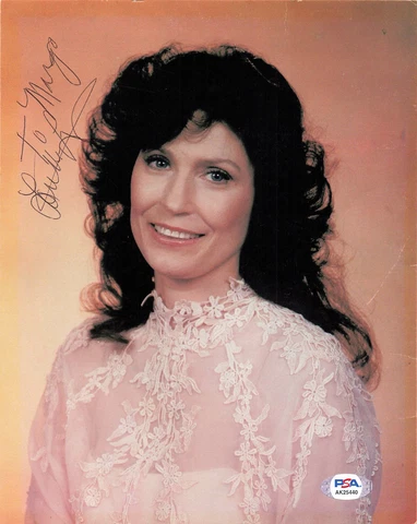 Loretta Lynn Signed 8x10 Photo Autograph Auto PSA/DNA AK25440 Cover