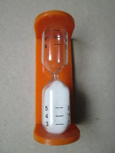 Eieruhr Sanduhr Kunststoff orange - Laufzeit von 3 bis 5 Min. ablesbar - Bild 1 von 10
