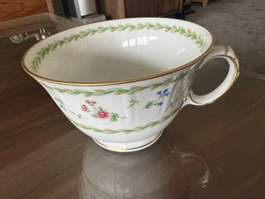 Taza de té estándar individual Artois Vert de Bernardaud Limoges, Francia EXCELENTE - Imagen 1 de 7
