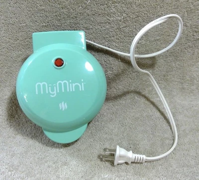 Nostalgia My Mini gofrera individual antiadherente eléctrica 5" verde azulado 550 vatios Foto 1 de 4