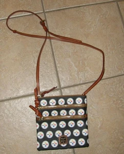 PITTSBURGH STEELERS Black Logo Small 8X8 Adjustable Strap Triple Zip Purse - Picture 1 of 7