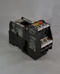 CR7C1A-10 COIL 110V50HZ/120V60HZ + CR7G1TF Overload 1A - 2,5A GE Schütz - Bild 1 von 3