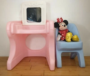 Vintage STEP 2 Vanity with Mirror Toy Child Sized Pink/White - Picture 1 of 12