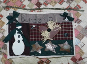 CUTE PRIMITIVE SNOWMAN WALL QUILT!! "BUNDLE UP"! - Picture 1 of 2