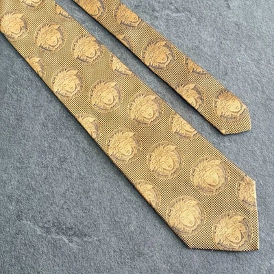 GIANNI VERSACE Corbata Metalizada Seda Champagne con Medallón Medusa de S/S 1996 Foto 1 de 4