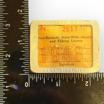 Marco de metal con licencia de caza y pesca de Virginia Occidental 1948 para no residentes en todo el estado Foto 1 de 3