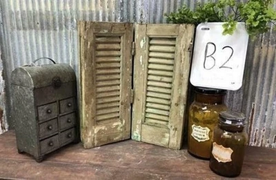 Small Green Antique Farmhouse Shutter, Wood Shutter, Architectural Salvage B2, - Image 1 of 4