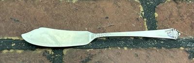 Flat Handle Master Butter Knife Castle Rose Sterling Silver, 1942 by Royal Crest - Image 1 of 4