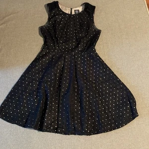 Vince Camuto Damenkleid Größe 10 schwarz Ösen Spitze Passform ausgestellt gefüttert Party Urlaub - Bild 1 von 11