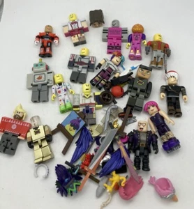 Roblox Mixed Lot of Figures, Lot Of Various Roblox Figures Accessories - Picture 1 of 8