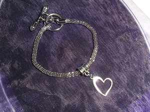Neu! Süßes Herzarmband Armband für Mädchen oder Damen Liebe Valentinstag Herz - Bild 1 von 1