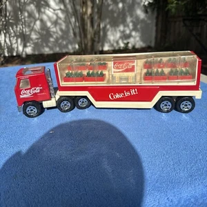* Buddy L Coke COCA COLA Semi DELIVERY TRUCK ~ COKE MACHINE & 8 Bottles Cases - Picture 1 of 23