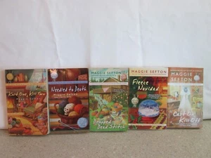 A Knitting Mystery 5 Books LOT By Maggie SEFTON - Picture 1 of 7