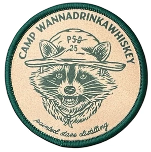 Parche mapache Camp Wannadrinkawiskey - pentagrama pintado destilación Smyrna Delaware - Imagen 1 de 3