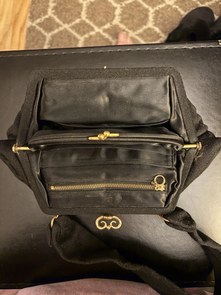 Antiguo Monedero Negro Foto 1 de 2