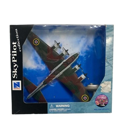 New Ray Toys Sky Pilot Collection die cast WW2 bomber B-17 #20103 with stand - Image 1 of 4