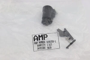 LOT OF 4 NEW TE Connectivity AMP 206062-1 Circular Clamp Connector w/ Hardware - Picture 1 of 3