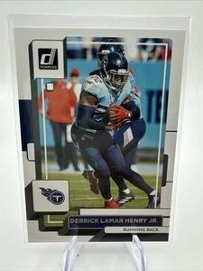 Donruss Football 2022 Derrick Lamar Henry Jr variante nome completo SSP custodia hit - Foto 1 di 2