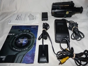 Sony CCD-TR44 8mm Video8 camera Camcorder VCR Player Video Transfer - Picture 1 of 6