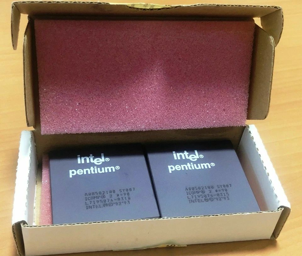 LOT of 2  NEW  Intel Pentium A80502-100 / A80502100  SY007 100mhz CPU Processor - Image 1 of 4