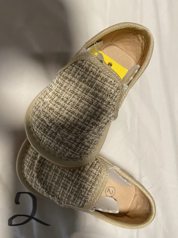 squeaker shoes - Image 1 of 1