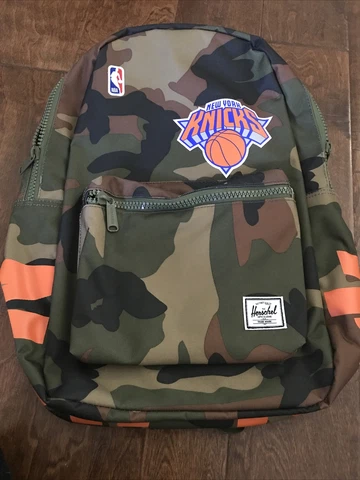New York Knicks Herschel Supply NBA Camo Backpack Brand New!! Cover