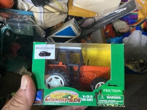NEW-RAY 2002 COUNTRY LIFE FARM TRACTOR 1:32 PLASTIC BOXED orange - Picture 1 of 2