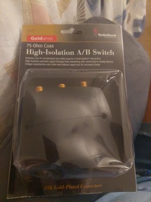 Radio Shack 15-1232 75-Ohm Coax High-Isolation Mini A/B Switch New Gold - Image 1 of 4