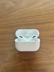 AirPod Pro (1. generacji) - z etui ładującym MagSafe - Zdjęcie 1 z 6