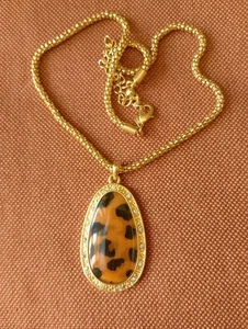 Avon Gold Tone Animal Print Rhinestone Oval Pendant Necklace - Picture 1 of 4