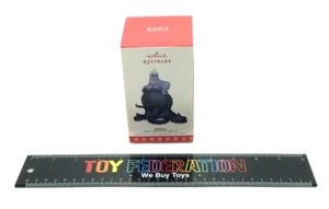 2017 Hallmark Keepsake Limited Edition DISNEY LITTLE MERMAID URSULA Ornament - Picture 1 of 14