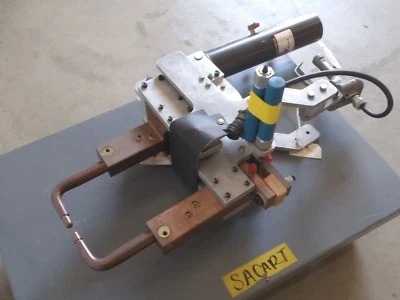 Робот-сварщик TG Systems, пистолет точечной сварки GTS 2140, сварка сопротивлением, цилиндр - Изображение 1 из 4