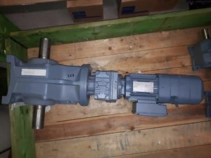 SEW Eurodrive DRS71M4BE1HR/FG/TH/ES7C (nuevo stock antiguo) - Imagen 1 de 6