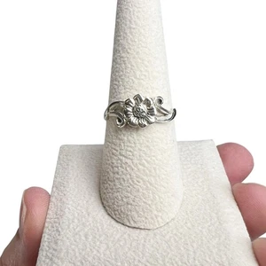 Sterling Silver DBD Stamped Sunflower Flower & Vine Ring Size 7.5 Dainty Plants - Picture 1 of 12