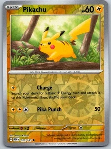 Pikachu - 025/165 (Reverse Cosmos Holo) (esclusiva Costco) Holofoil 025/165 quasi nuovo - Foto 1 di 1