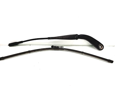 Brazo limpiaparabrisas izquierdo BMW 320i 330i 340i 2016-2018 Foto 1 de 4