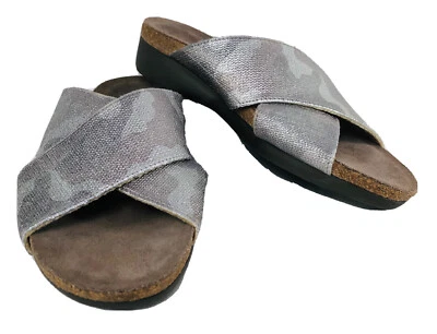 MUNRO American Crisscross Strap Sandals 7.5 Shimmery Silver/Gold Leather Casual - Image 1 of 4